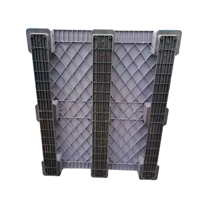 780 Closed Stackable Storage Pallet Container