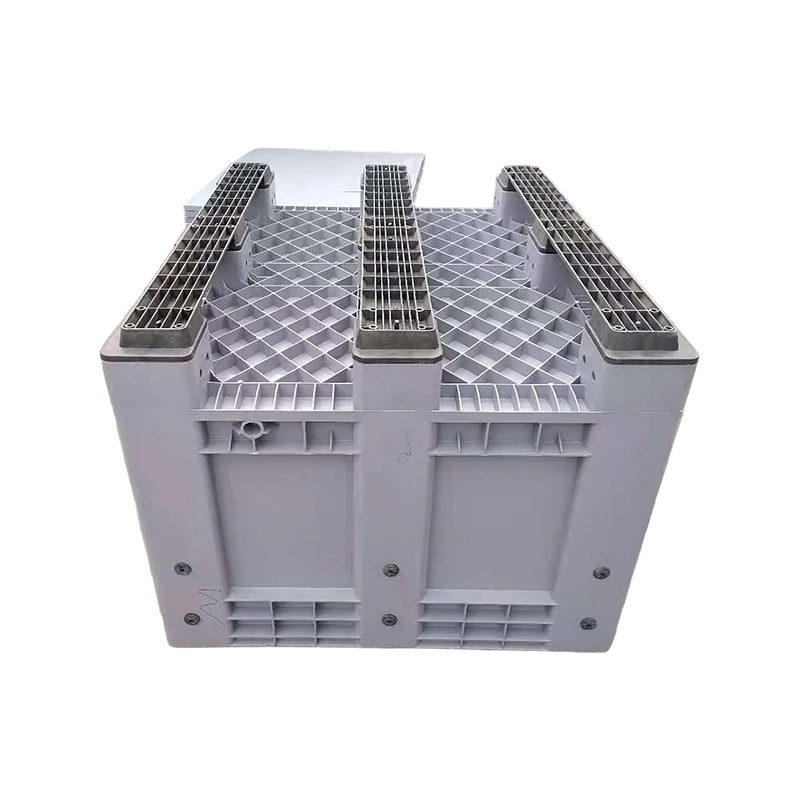 780 Closed Stackable Storage Pallet Container